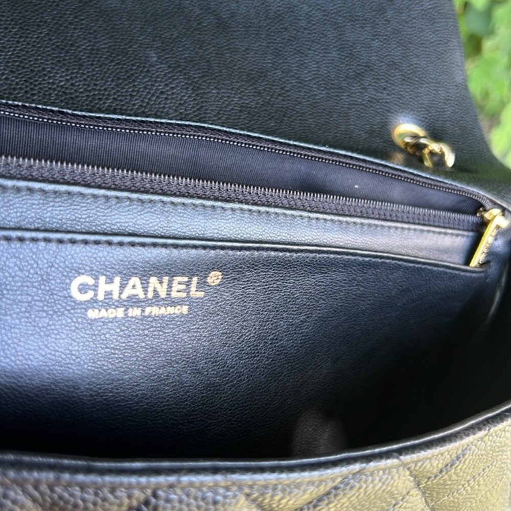 πβ¨ JUMBO β¨π CHANEL CAVIAR FLAP GOLD HARDWARE - Picture 6 of 15